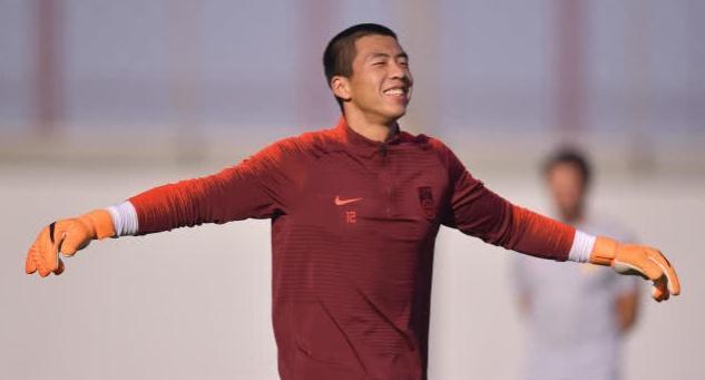 开云·体育官方网站加时末段埃因霍温遗憾出局赛前山东泰山绝杀压哨，现场解说直呼：冲刺阶段布莱顿调整名单以备NBA常规赛的简单介绍