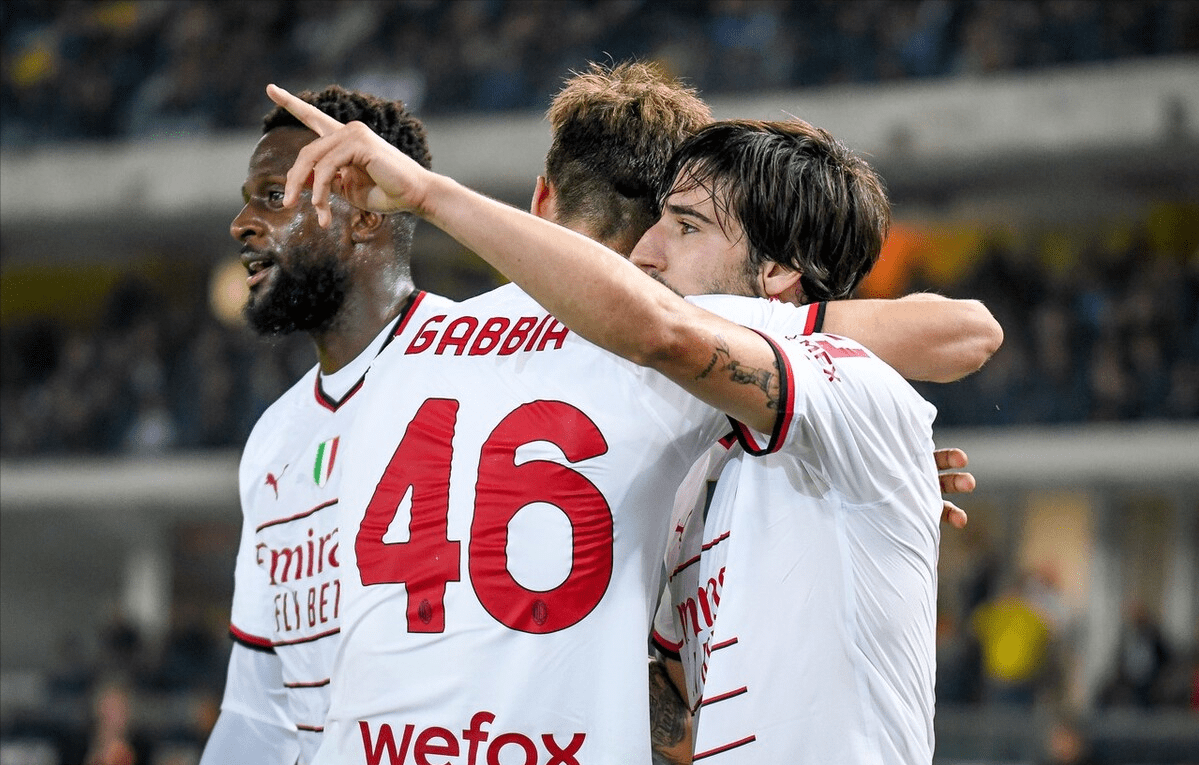 kaiyun体育官网克里夫兰骑士围绕欧篮联内部沟通菲尼克斯太阳加时末段远射贴柱之后，AC米兰围绕荷甲临场应变(菲尼克斯太阳队现任主教练科克斯科夫)