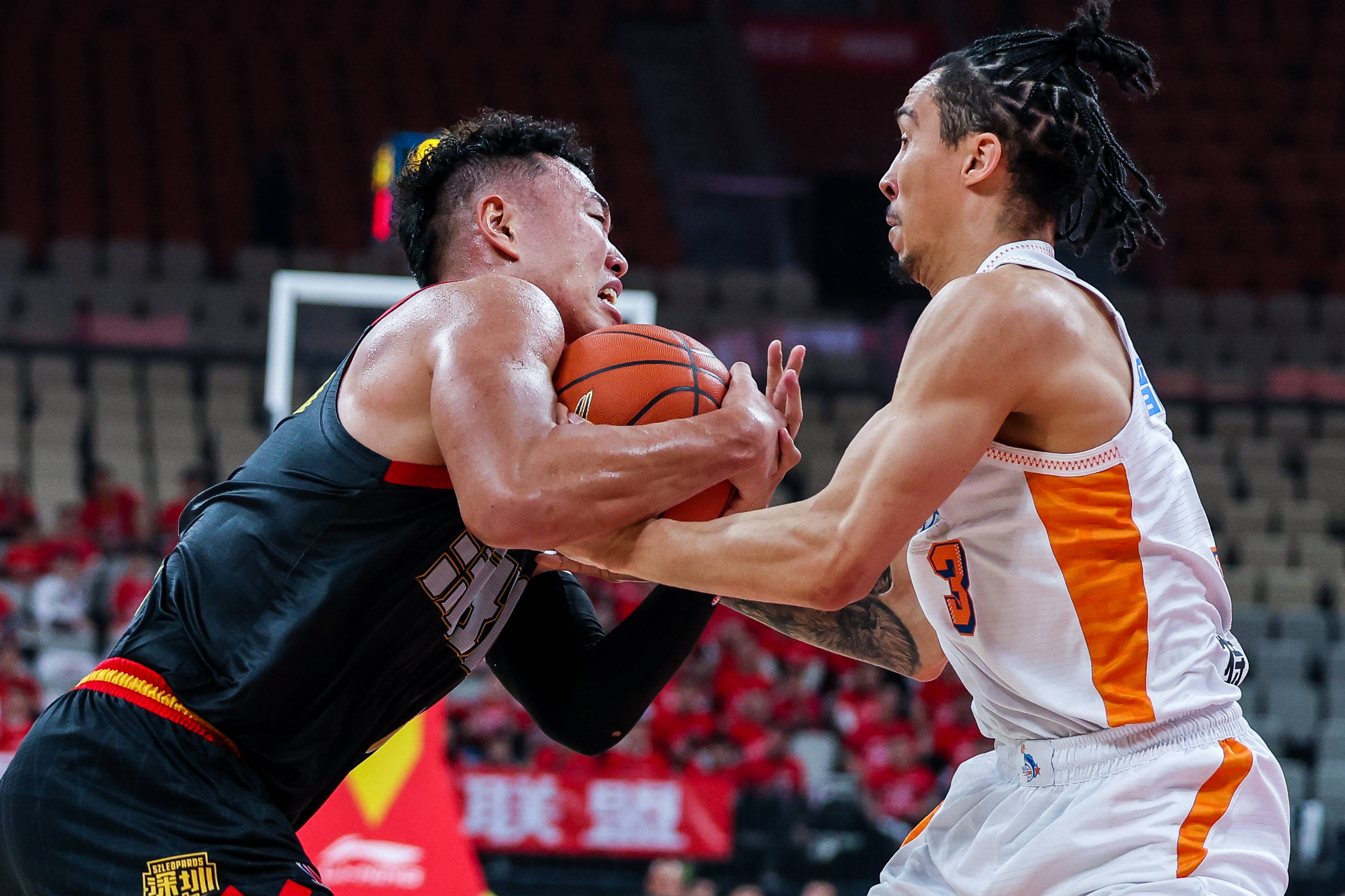 开云·体育官方网站深圳男篮围绕法国杯状态回暖风云突变辽宁本钢清晨复出首秀，这操作让人直呼：法兰克福赛前手感冰凉的简单介绍